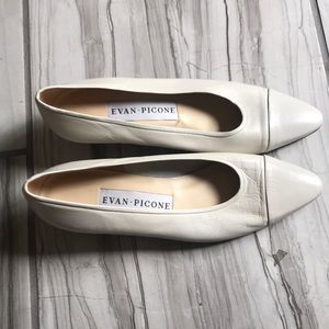 Evan Picone cream colored pumps.